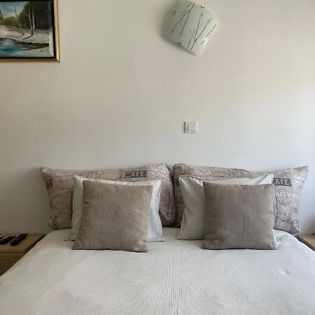 Elena شقة Palit